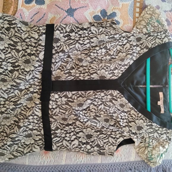 Review black and white lace peplum top - Picture 4 of 7